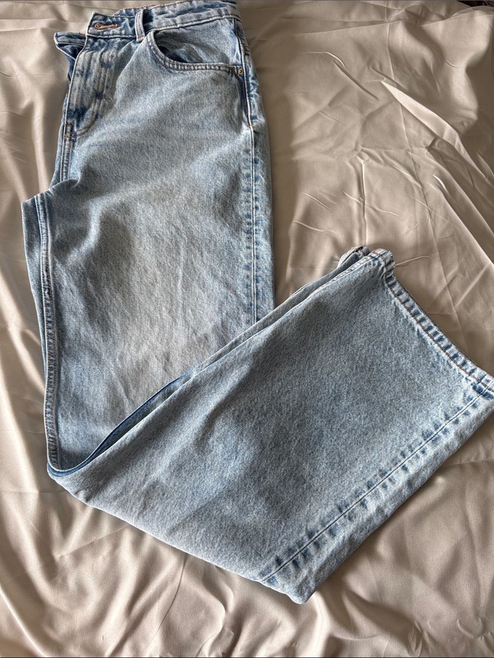 Zara Straight Leg Women's Jeans - Light Blue Wash